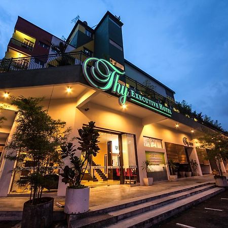 ג'והור בהרו Thy Executive Hotel מראה חיצוני תמונה